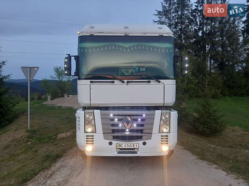Тягач Renault Magnum 2002 в Львове