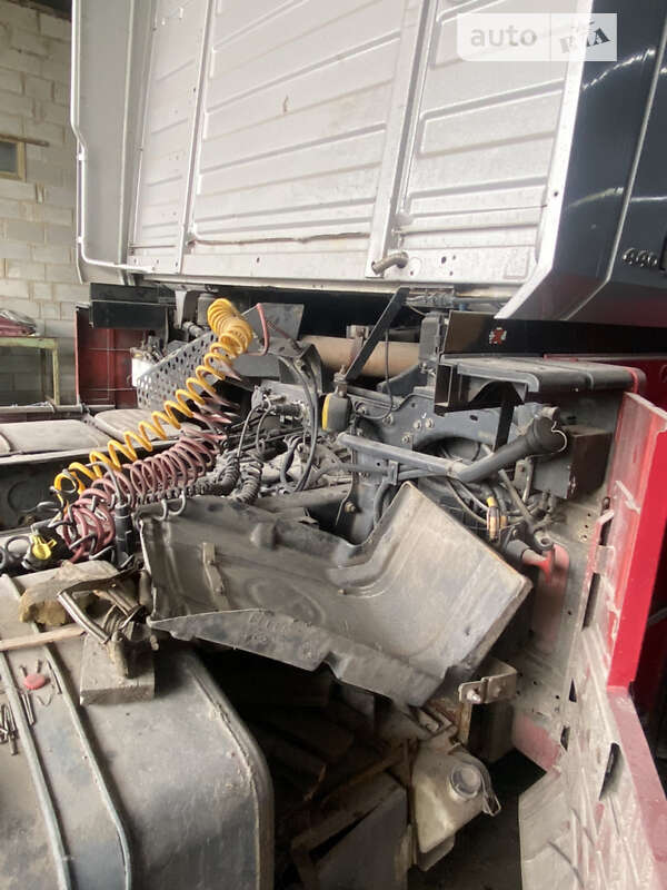 Тягач Renault Magnum 2003 в Кореці