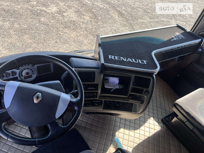 Тягач Renault Magnum 2008 в Львові