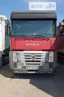 Тягач Renault Magnum 2004 в Дніпрі