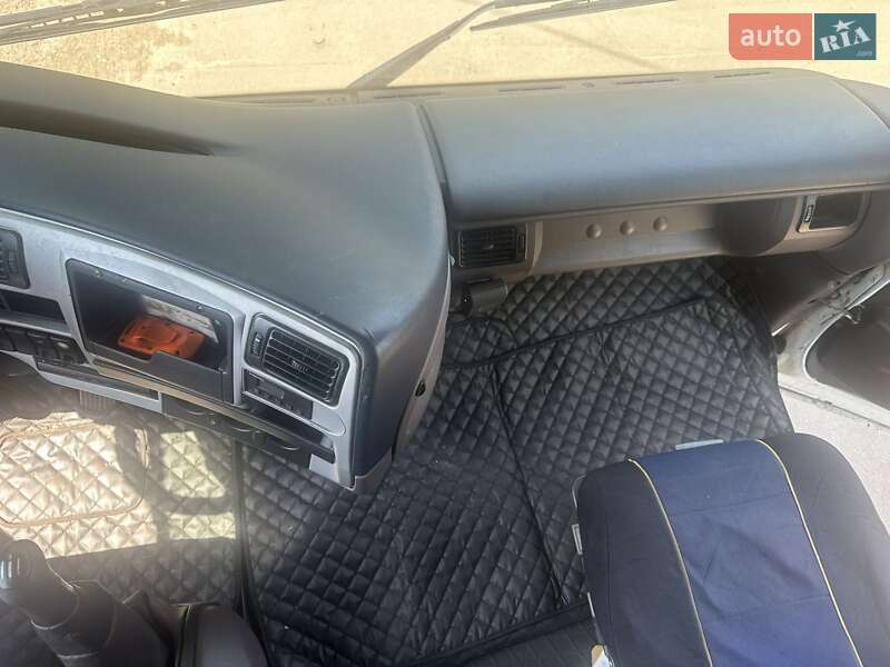 Грузовой фургон Renault Magnum 2003 в Киеве