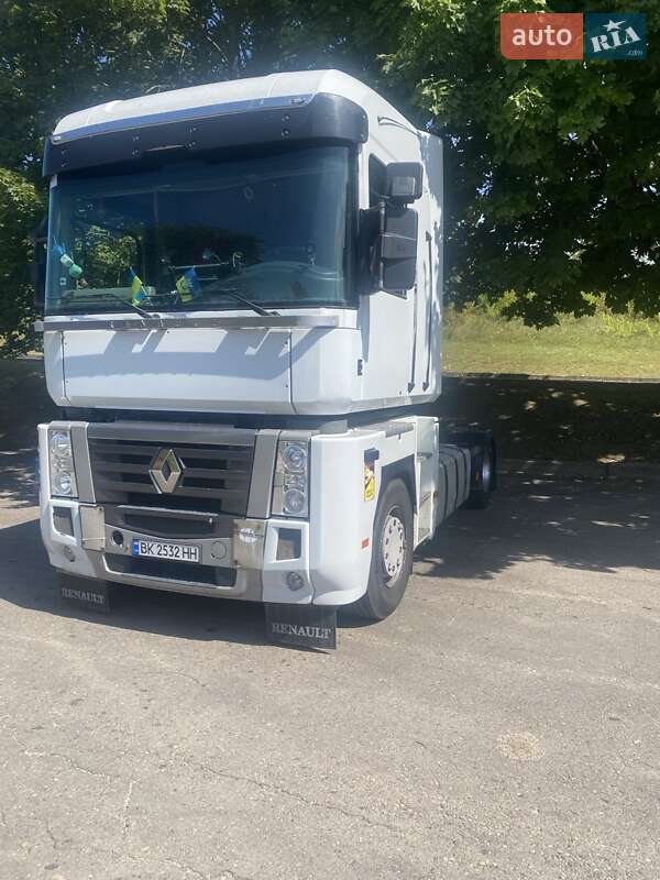 Тягач Renault Magnum 2012 в 