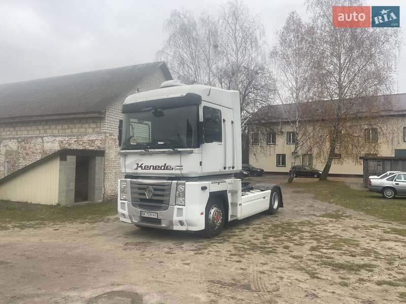 Тягач Renault Magnum 2010 в Березному