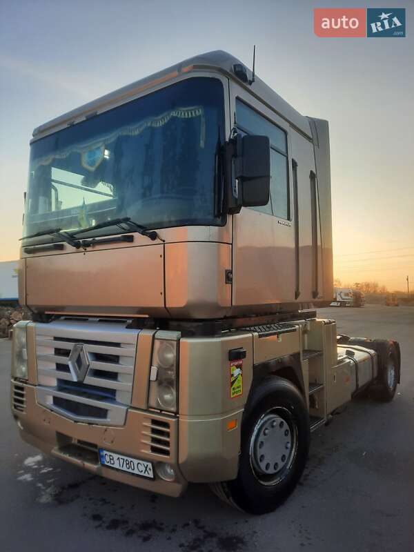Тягач Renault Magnum 2001 в Чернигове
