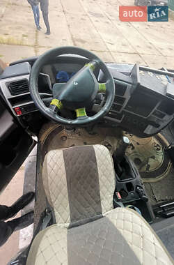 Тягач Renault Magnum 2004 в 