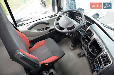 Тягач Renault Magnum 2012 в 