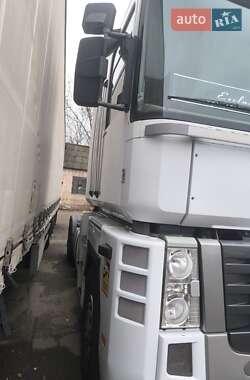 Тягач Renault Magnum 2009 в 