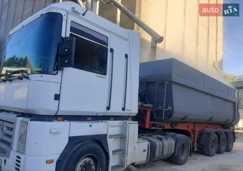 Тягач Renault Magnum 2002 в Львове