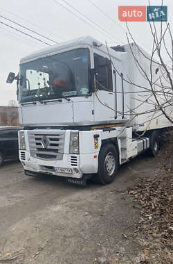 Тягач Renault Magnum 2004 в 