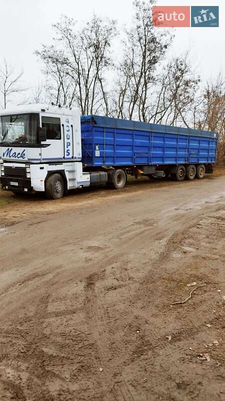 Тягач Renault Magnum 2000 в Тульчине