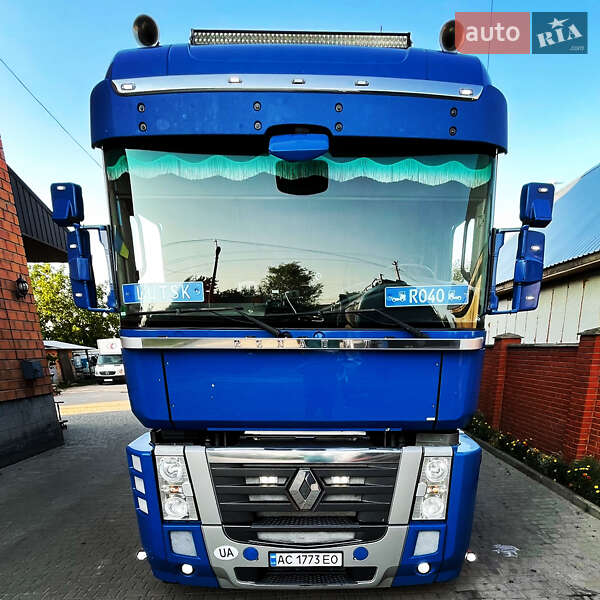 Тягач Renault Magnum 2011 в 