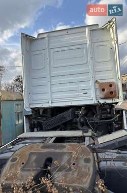 Тягач Renault Magnum 2002 в 