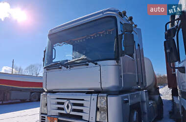 Тягач Renault Magnum 2002 в 