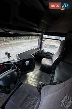 Тягач Renault Magnum 2010 в 
