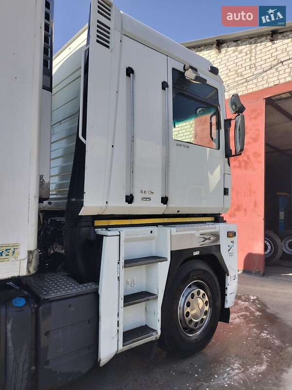 Тягач Renault Magnum 2007 в Києві