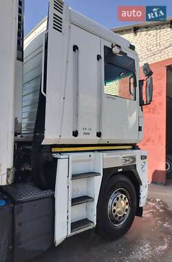 Тягач Renault Magnum 2007 в 
