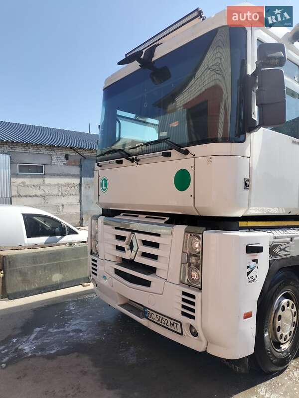 Тягач Renault Magnum 2007 в Києві