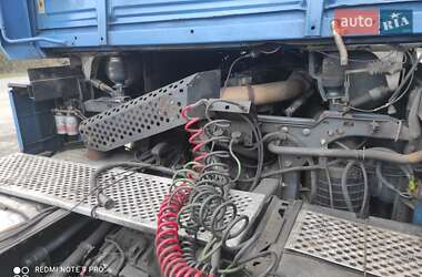 Тягач Renault Magnum 2004 в 