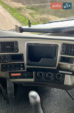Тягач Renault Magnum 2007 в 