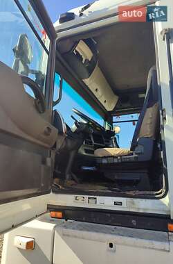 Тягач Renault Magnum 2004 в 
