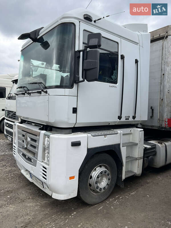 Тягач Renault Magnum 2008 в Львове