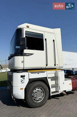 Тягач Renault Magnum 2000 в 