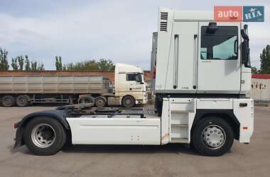 Тягач Renault Magnum 2006 в 
