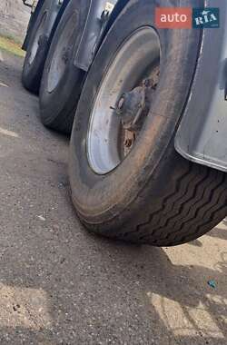 Контейнеровоз Renault Magnum 2002 в 