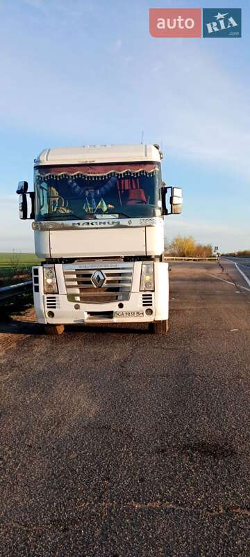 Тягач Renault Magnum 2005 в 