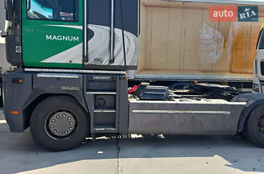 Тягач Renault Magnum 2009 в Ровно