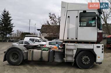 Тягач Renault Magnum 2009 в 