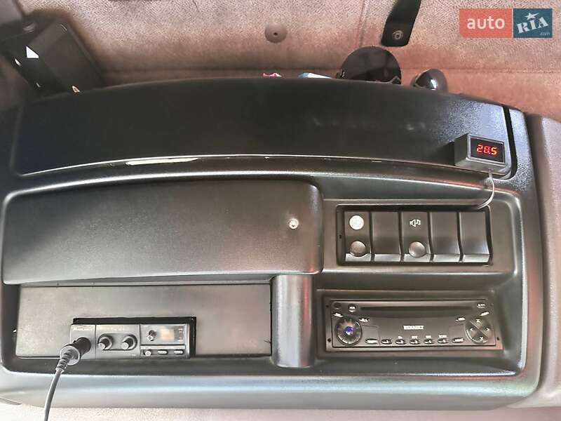 Контейнеровоз Renault Magnum 2004 в Березовке