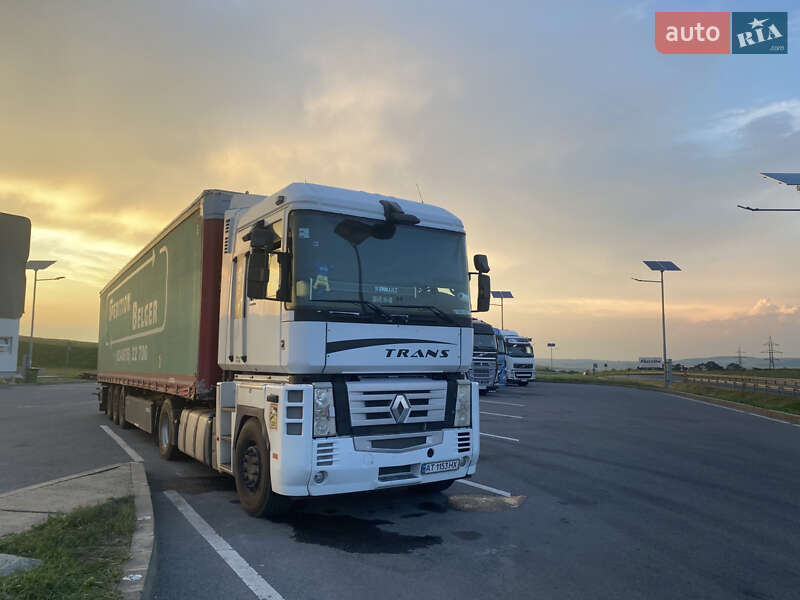 Тягач Renault Magnum 2009 в Снятині