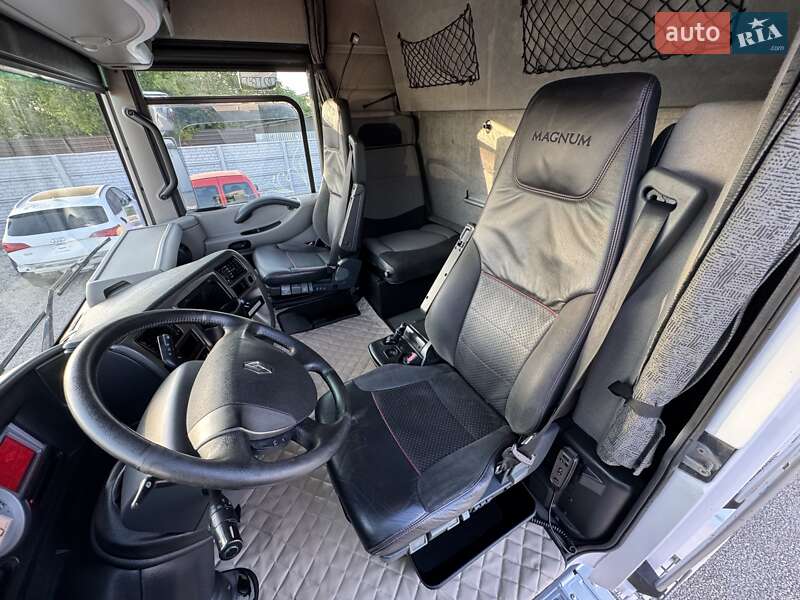 Тягач Renault Magnum 2010 в Рівному