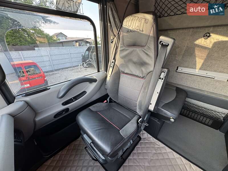 Тягач Renault Magnum 2010 в Рівному