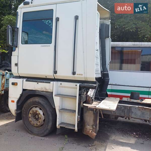 Тягач Renault Magnum 2004 в Киеве