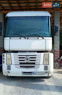 Тягач Renault Magnum 2005 в Кореці