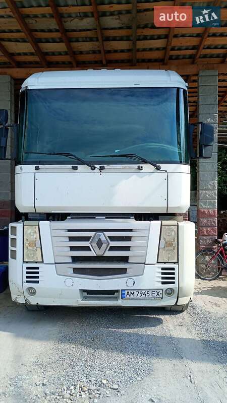 Тягач Renault Magnum 2005 в 