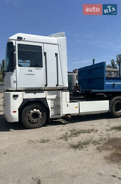 Тягач Renault Magnum 2003 в Днепре