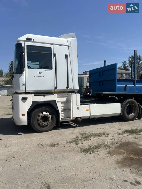 Тягач Renault Magnum 2003 в Днепре