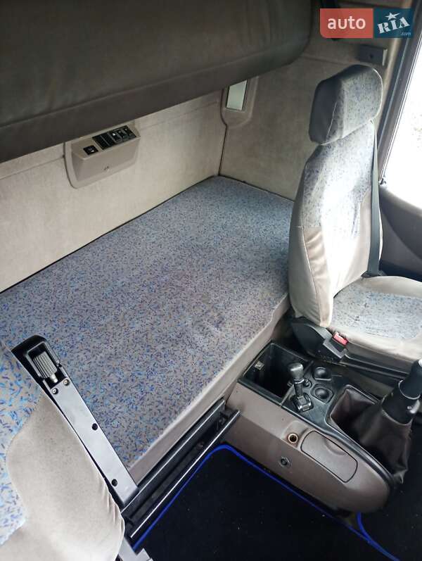 Тентований Renault Magnum 2001 в Кореці