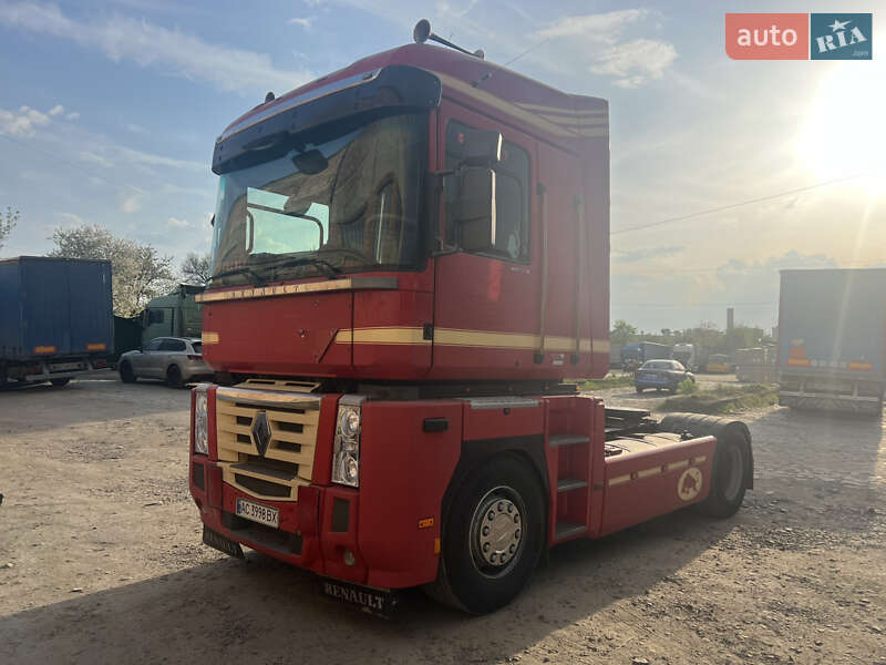 Тягач Renault Magnum 2011 в 