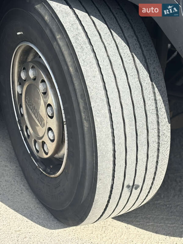 Тягач Renault Magnum 2008 в Львове