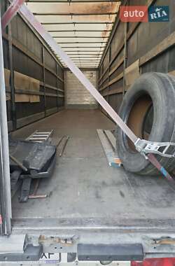Тягач Renault Magnum 2011 в 