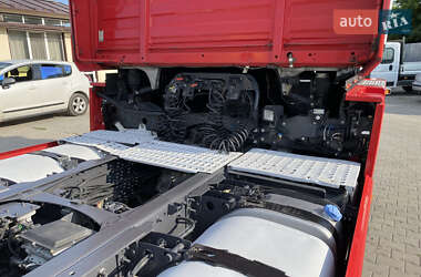 Тягач Renault Magnum 2012 в 
