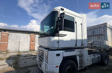 Тягач Renault Magnum 2001 в 