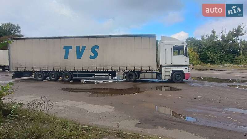 Тягач Renault Magnum 2005 в Львове