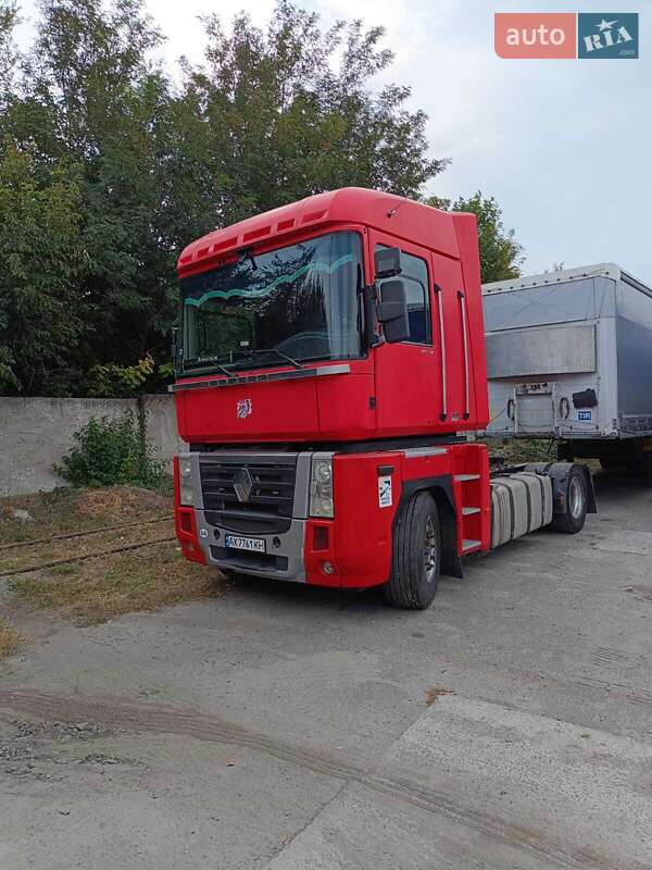 Тягач Renault Magnum 2012 в 
