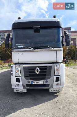 Тягач Renault Magnum 2010 в 