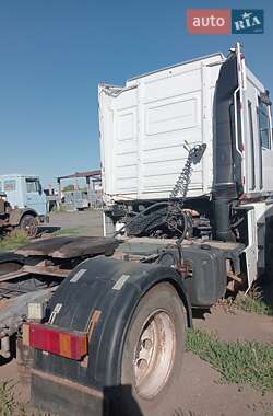 Тягач Renault Magnum 2005 в 